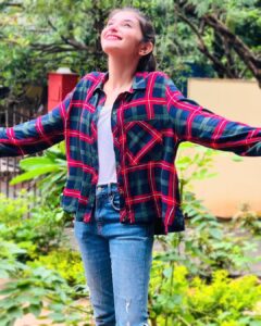 Vaishnavi Ganatra Instagram - it’s flannel season 🍓

#instagram #insta #pictureoftheday #ootd #trending #outfitoftheday #aesthetic #explore #explorepage #priya #priyasharma #wohtohhaialbelaa #wtha #flannel #monsoon #natural #positive #gratitude #vaishnaviganatra
