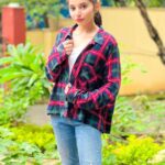 Vaishnavi Ganatra Instagram - it’s flannel season 🍓 #instagram #insta #pictureoftheday #ootd #trending #outfitoftheday #aesthetic #explore #explorepage #priya #priyasharma #wohtohhaialbelaa #wtha #flannel #monsoon #natural #positive #gratitude #vaishnaviganatra Mumbai, Maharashtra