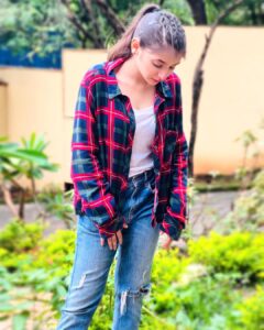 Vaishnavi Ganatra Instagram - it’s flannel season 🍓

#instagram #insta #pictureoftheday #ootd #trending #outfitoftheday #aesthetic #explore #explorepage #priya #priyasharma #wohtohhaialbelaa #wtha #flannel #monsoon #natural #positive #gratitude #vaishnaviganatra