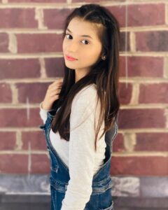 Vaishnavi Ganatra Instagram - ʙᴇ-ʏᴏᴜ-ᴛɪꜰᴜʟ 💙

#instagram #insta #pictureoftheday #ootd #trending #outfitoftheday #aesthetic #blue #explore #explorepage #wohtohaialbelaa #priyasharma #priya #positive #gratitude #vaishnaviganatra