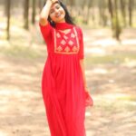 Venba Instagram - Outfit : @pradhi_sarees ❤ 📸 : @thiprasannavalli #attitude #sassy #love #cute #instalike #instamood #followforfollowback #followme #viral #pinterest #love #style #swag #heroine #cool #tamilcinema #chennai #instagram #likeforlike #likeforfollow #smart #smile