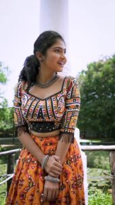 Venba Instagram - 🧡🖤🧡🖤🧡 @ranjith_rhino @shree_bhuvana_mua @chrizualgraphy @_rixwan_offl_ @venkatesh_charming_ @ysk.sandy @nandhu_rio_official @sppgardens #reelsitfeelsit #reelsinstagram #reelskarofeelkaro #reels #trending #trendingnow #trend #viralreels #viral #viralvideo #viralpost #cute #red #redsuit