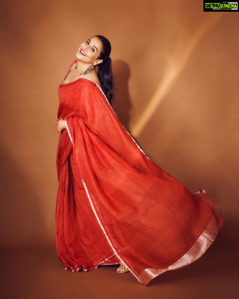 Vidya Balan Instagram - Painted my Monday blues, RED ❤ Saree - @anavila_m Makeup - @harshjariwala158 Hair - @bhosleshalaka Styling - @who_wore_what_when Photography- @rohnpingalay