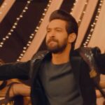 Vikrant Massey Instagram - Ab battiyon ka nahi hai koi kaam kyunki, BABY CHAMAK RAHI HAI ✨✨ #Chamak song, out now! #14Phere, 23 July ko aa raha hai #ZEE5 par. #2xDrama2xDhamaal #Devanshu @kalwani09 @kriti.kharbanda @gauaharkhan @priyanshusingh8521 #JameelKhan #sumitsuri @deva_stating @zee5 @zeestudiosofficial @audiostars1 @sharviyadav @pinkymaidasani_peacock @zeemusiccompany