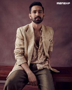Vikrant Massey Instagram - Keeping it low-key & chill 😉

@mensxpofficial @netflix_in #HaseenDillruba

Photographer : @thehouseofpixels & @vaishnavpraveen 
Stylist : @sabinahalder 
Hair : @vinitblunt786 
Make up : @shelkerohan 
Spot boy : Mukesh Naresh Kamti
