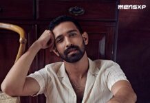 Vikrant Massey Instagram - Keeping it low-key & chill 😉 @mensxpofficial @netflix_in #HaseenDillruba Photographer : @thehouseofpixels & @vaishnavpraveen Stylist : @sabinahalder Hair : @vinitblunt786 Make up : @shelkerohan Spot boy : Mukesh Naresh Kamti