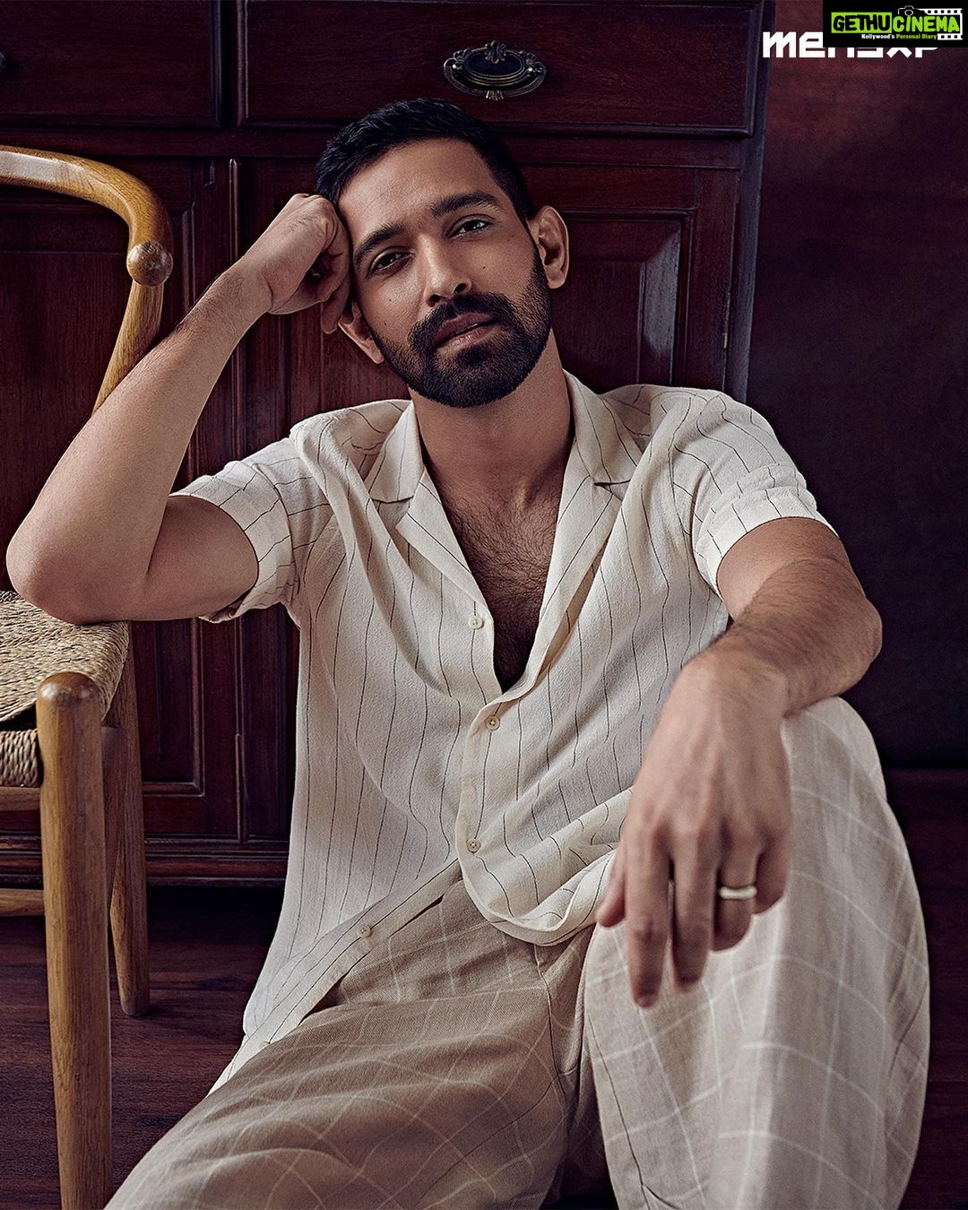 Vikrant Massey - 134.5K Likes - Keeping it low-key & chill 😉
@mensxpofficial @netflix_in #HaseenDillruba
Photographer : @thehouseofpixels & @vaishnavpraveen
Stylist : @sabinahalder
Hair : @vinitblunt786
Make up : @shelkerohan
Spot boy : Mukesh Naresh Kamti