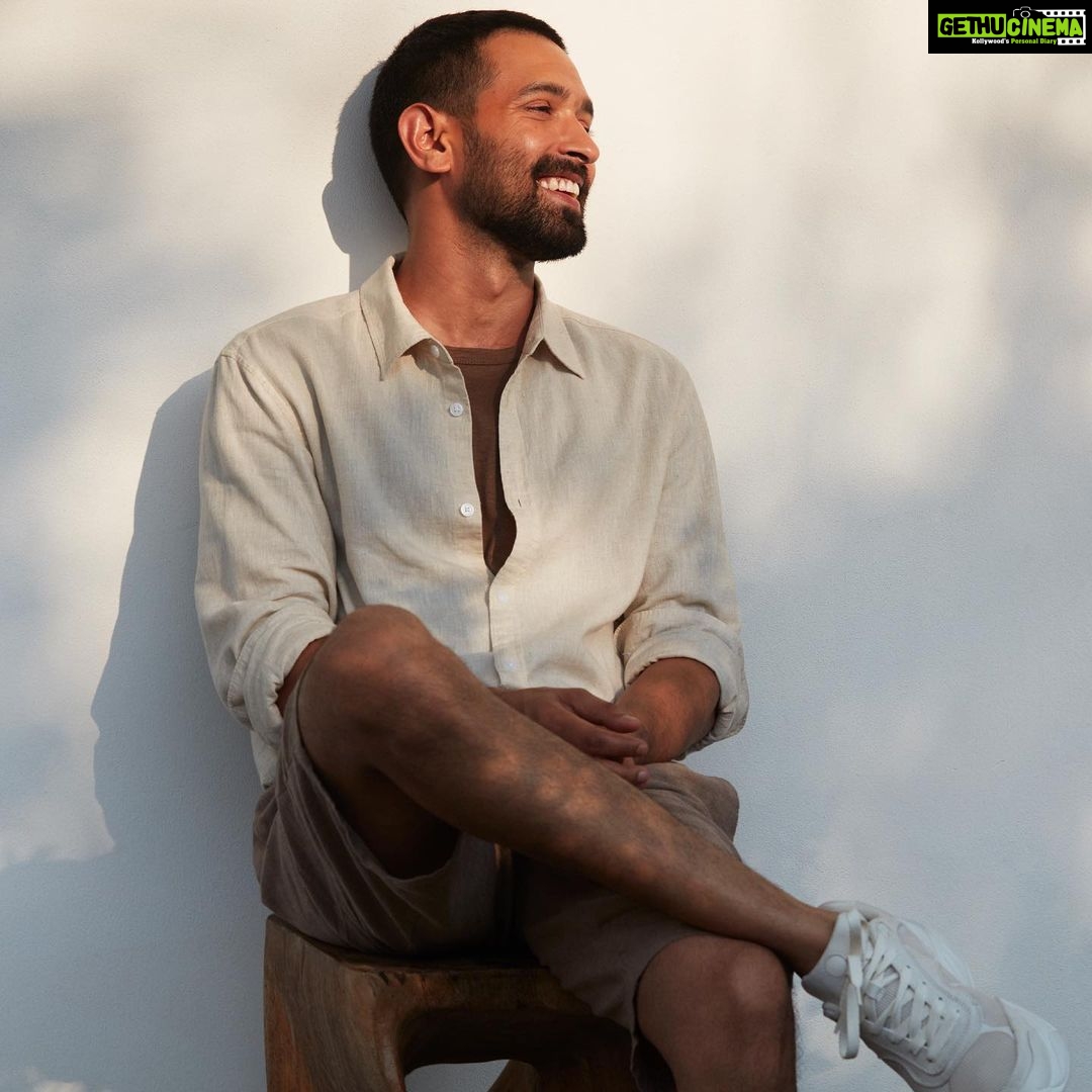 Vikrant Massey - 112.7K Likes - Ready for the summer sun.
I’m making my outfit the star of the show this season.
@hm @hm_man
#HM #HMMan #HMIndia
