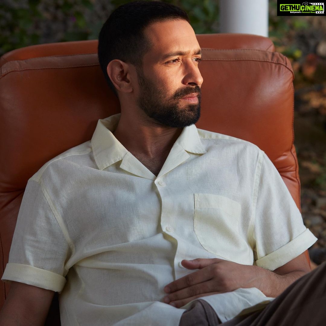 Vikrant Massey - 125.5K Likes - Get suave, stay cool.
Linen is my go-to look for the new season.
@hm @hm_man
#HM #HMMan
#HMIndia