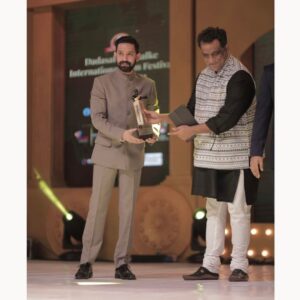 Vikrant Massey Instagram - ✨ Honoured and humbled to have received the Best Supporting-Actor at the @dpiff_official last evening. 🙏🏽

To be sharing the dais and receiving the award from a stalwart like Anurag Basu Sir makes it all the more special. 

Thank you @meghnagulzar for everything. I love you, and will always do. ❤️

And to the most gorgeous Producer and Co-Actor in the world @deepikapadukone thank you for your grace and support. 🙏🏽❤️

@thelaxmiagarwal & @toalokdixit I cannot not mention you two, this journey has been possible because of your unconditional support. 🙏🏽

And everyone at @foxstarhindi thank you from the bottom of my heart. Also, it’s time to Pawriii. ✨

 @raghavendra.rathore Thank you for making me look my best last evening. 🙏🏽❤️