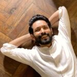 Vikrant Massey Instagram - ✨ Can you guess what have I been obsessing over lately? Hint - It’s Kaaaafi tempting 😉✨ . . Did you guess it right? ☕️ ☕️ . . This #InternationalCoffeeDay, I am celebrating coffee in all its glory with @mcaffeineofficial