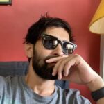Vikrant Massey Instagram - So I'm glad I had already watched #CrackdownOnVoot, because I was READY to do this challenge. Loved this show, but now I think I want to see @divyenndu and @iamiqbalkhan do this line. Show me what you got, guys. @vootselect #TheClockIsTicking