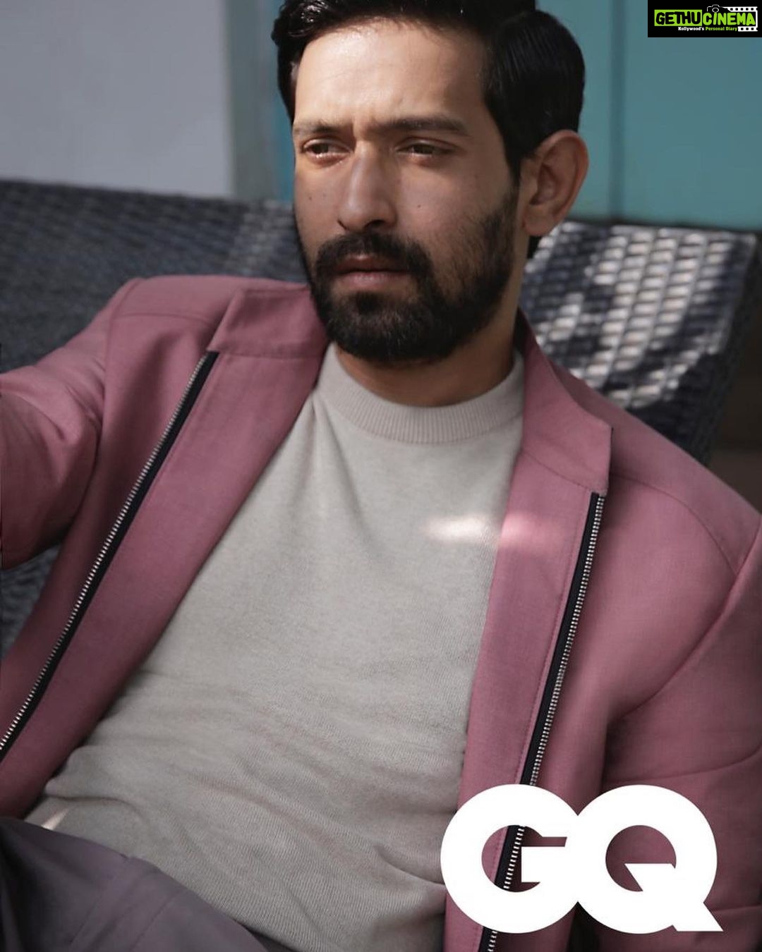 Vikrant Massey - 122.8K Likes - ✨ We’re a team. A pretty damn awesome team ✊🏽✨
✨ Thank you @media.raindrop & @gurmeet.21 for being the rock in my life and helping me realise my dreams 🙏🏼✨