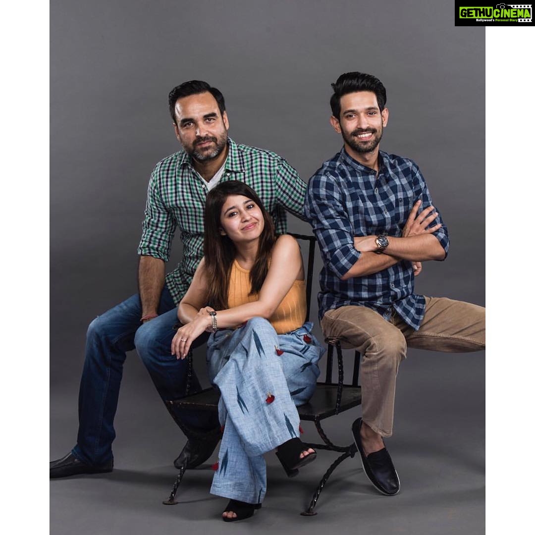 Vikrant Massey Instagram - #Mirzapur #YehHaiMirzapur @primevideoin @excelmovies @battatawada #PankajTripathi Mehboob Studio