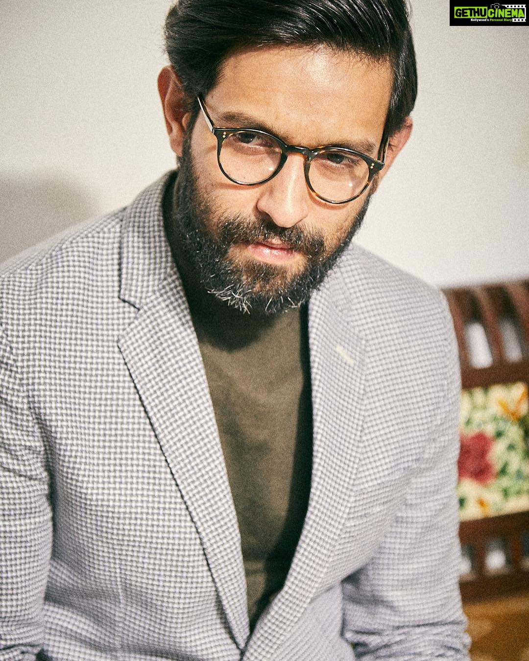 Vikrant Massey Instagram - ✨ For @filmfare glamour & style awards ✨ . . . Styled by: @who_wore_what_when . . . @mintblushdesigns . . Glasses @oliverpeoples available at @gemopticians . . . Photography: @sumit_ghag