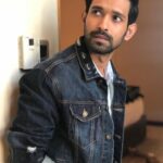 Vikrant Massey Instagram - Wearing @forever21men @albertotorresi for @altbalaji #Brokenbutbeautiful Styled by @purplerhaspody Makeup @shelkerohan Hair @iamjavedsheikh
