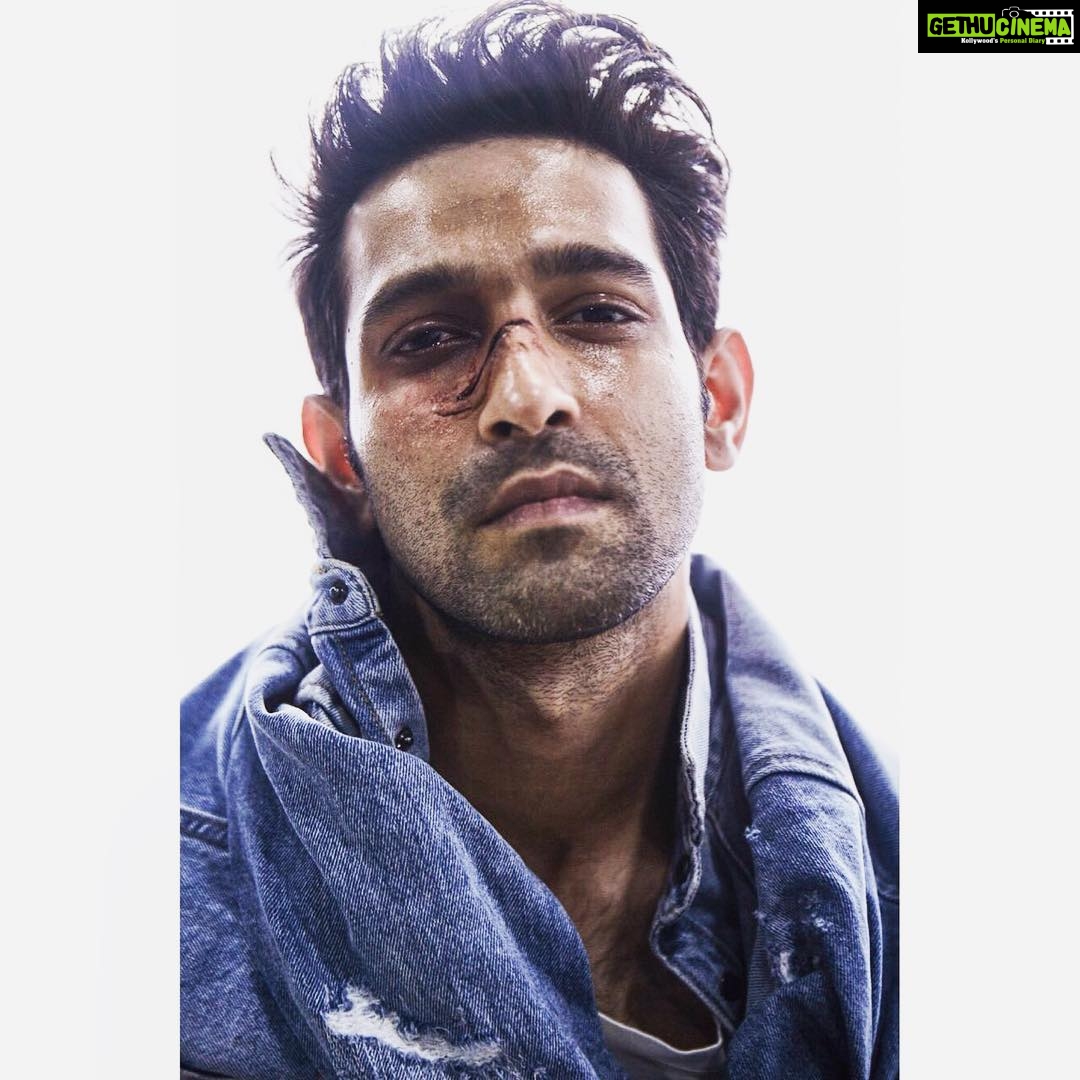 Vikrant Massey Instagram - #Bruised Partner In Crime: @suchijaggi & @theitembomb β€οΈβ€οΈ PC: The incredible @vijitgupta ππ½ H&M: @richie_reveal ππ Wardrobe: @artcantbebothered π Thank you for pushing me beyond my prejudices and helping me explore a bit more of myself. ππ½β€οΈ Versova Andheri West Mumbai Maharashtra