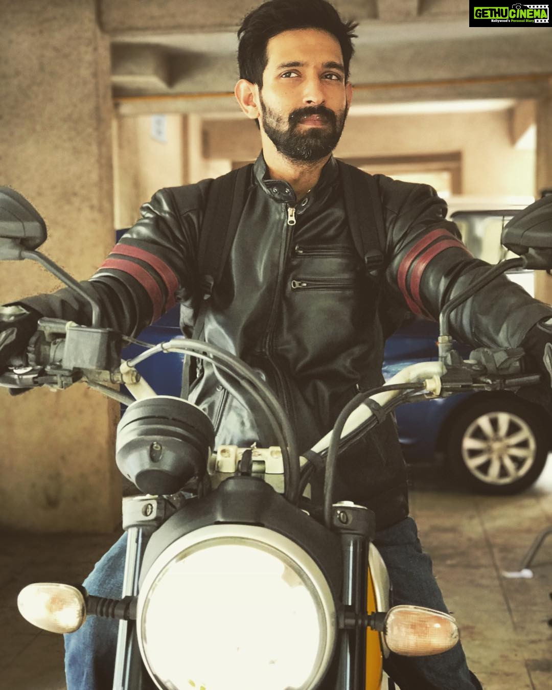 Vikrant Massey Instagram - What You Looking At??? 🏍 #Rise #KingfisherUltraShorts #ComingSoon