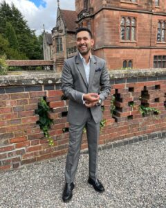 Vikrant Massey Instagram - ✨ Always a great time in my @longines La Grande Classique ✨

Time to celebrate our Gold Medal wins 🇮🇳🥂

#cwg2022 @longines