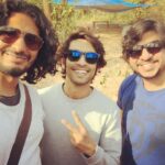 Vikrant Massey Instagram – #Happy2K16 #ADITG #Shoot #Shooting #SuperSelfie #LastDay #ChaubeyJi #HoneyPaaji #TheMacGuffiner’s  #Life #Live #Happiness #Friends #Family #Blessed #Shukr