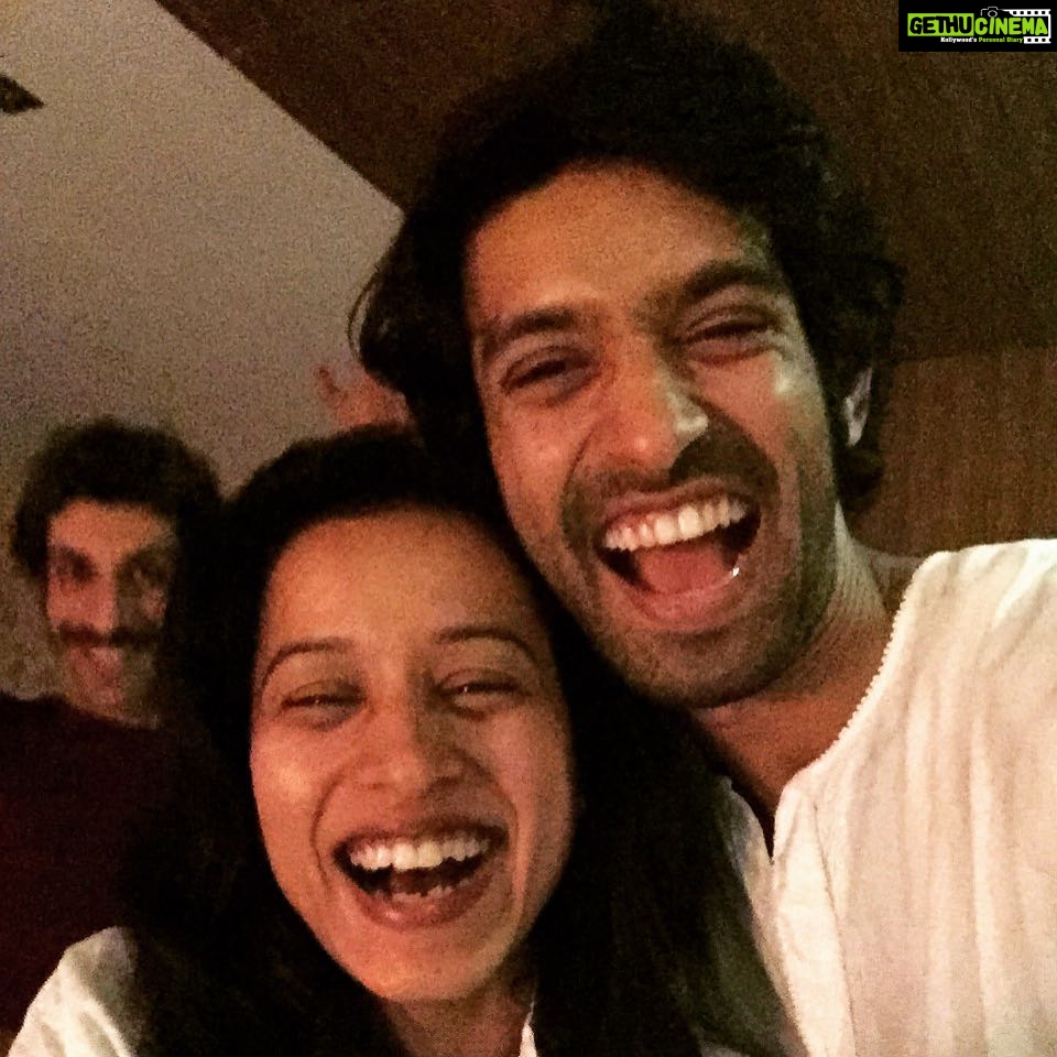 Vikrant Massey Instagram - #Happy2K16 #SoulSister #PhotoBomb #JimJimJimbo #LittleTilly #Happiness #Smiles #Life #Shukr