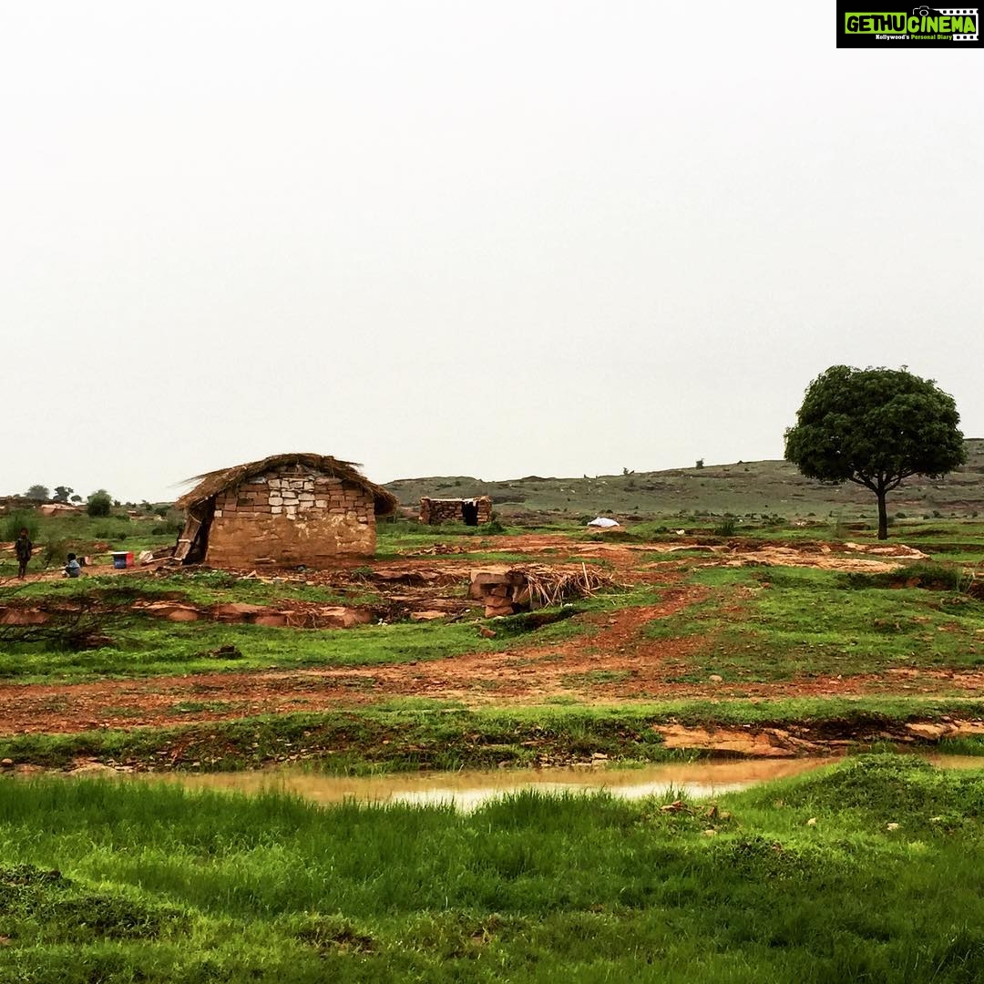 Vikrant Massey Instagram - #35mm #recce #U.P. #Chunar #travel #nature #simplelife #happiness #shukr @niveditabasu