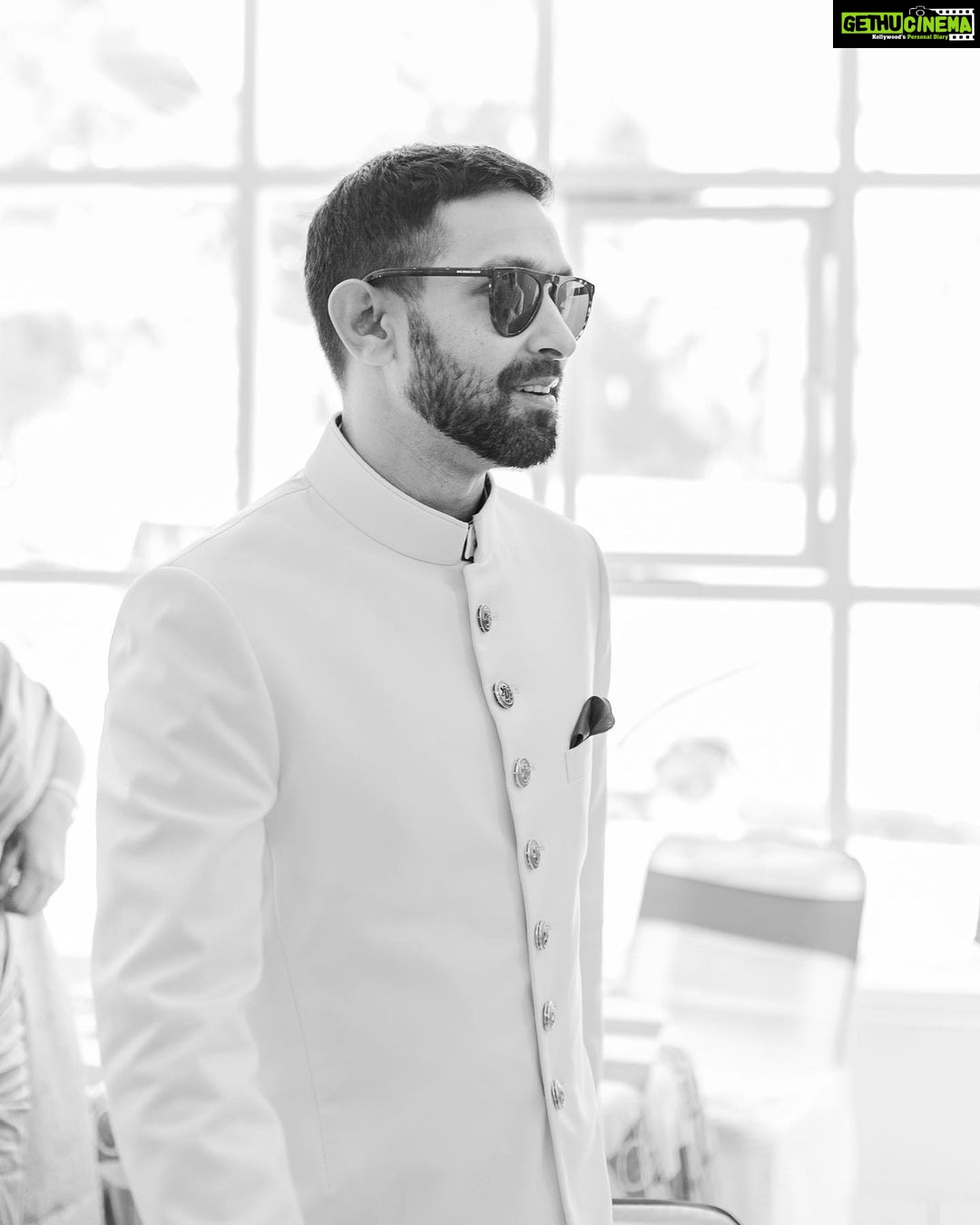 Vikrant Massey - 98.7K Likes - Most Liked Instagram Photos