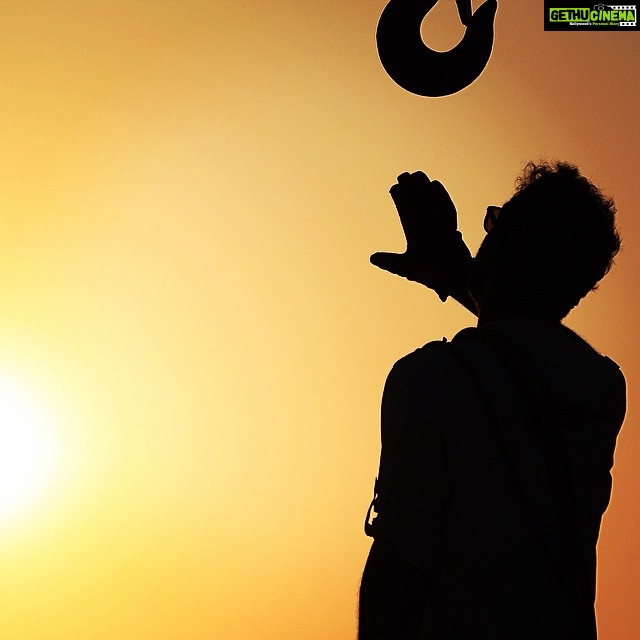 Vikrant Massey Instagram - #hooked #carexplosion #prep #sunset #silhouette #happiness