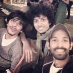Vikrant Massey Instagram - #shoot#naashtabreak#superselfie#totalchutzpah#lipstickwalesapne