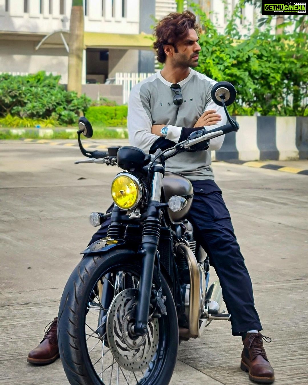 Vivek Dahiya Instagram - Meet my new obsession and daily commute. What do you reckon I call her?