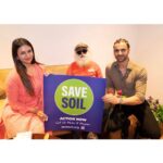 Vivek Dahiya Instagram - I’ve received so many answers by watching him talk. He’s a spiritual guru with a modern perspective. He’s relatable, pragmatic with a wit that can get you ROFL. Attended an event last night to support a global movement envisioned and executed by @sadhguru and @isha.foundation . He travelled 30k over 100 days on his uber cool bike to create awareness on how significant saving soil is which nobody seems to have spoken about. The movement is catching up internationally like wildfire. This event has made me think about soil in a very different way. We can all be a part of the solution and have a responsibility towards the conservation of soil and nature. Let’s make it happen! @consciousplanet #savesoil
