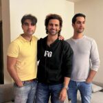 Vivek Dahiya Instagram – School- college ki dosti never fails, period