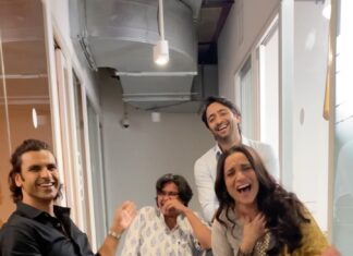 Vivek Dahiya Instagram - They say laughter is the best medicine, we clearly did an overdose! (PS it was such a task to get Manav and Archee smile 🙄😀) #PavitraRishta2 #PavitraRishtaSeason2 @lokhandeankita @shaheernsheikh @mehranandita @ektarkapoor @zee5 @zee5premium @altbalaji