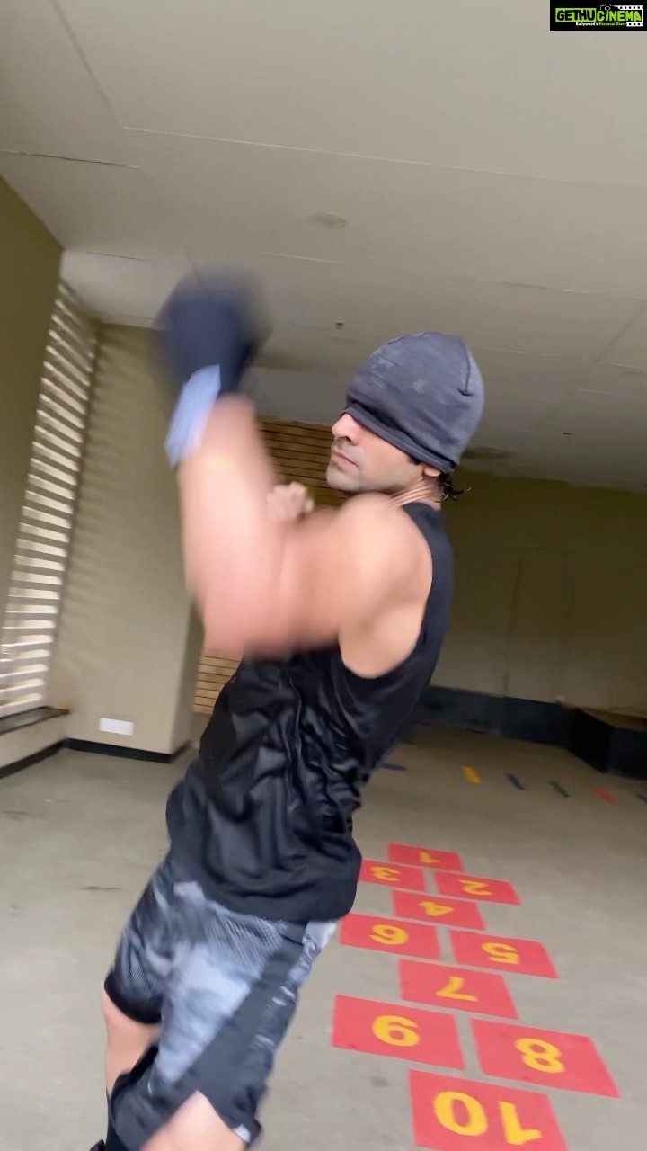 Vivek Dahiya Instagram - Shadow boxing with eyes shut was an incredible experience. By doing this you are obviously shutting off one of your most important senses, therefore allowing more energy to go towards other sensations. It also possibly takes away any judgement you are putting on yourself while training. It’s a great way to practice “Mindfulness” P.s this video is dedicated to my wife @divyankatripathidahiya who always wants to see me playing the #Daredevil P.p.s the song is my choice 😀