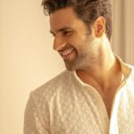 Vivek Dahiya Instagram - Eid Mubarak everyone 😃