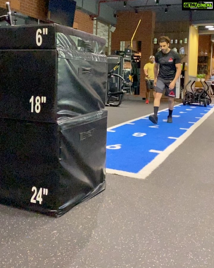 Vivek Dahiya Instagram - Glory comes to those who persevere. Swipe right to see “work in progress” or “successful failed attempts” 😀