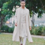 Vivek Dahiya Instagram - Dress well but keep it simple ! Styling: @stylebysugandhasood Outfit: @rachitkhannaofficial Photography: @deepikasdeepclicks