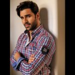 Vivek Dahiya Instagram - Hey there - are you curious enough? #SliverOfLight #SliverOfHope