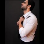 Vivek Dahiya Instagram - Dear black silk tie, You make me feel so good.