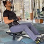 Vivek Dahiya Instagram – Pull like it never before you son of a gun..! #TrainWithVD #Fitness #Weightlifting #BackDay #VDtrainsHardcore  #TrainWithVD