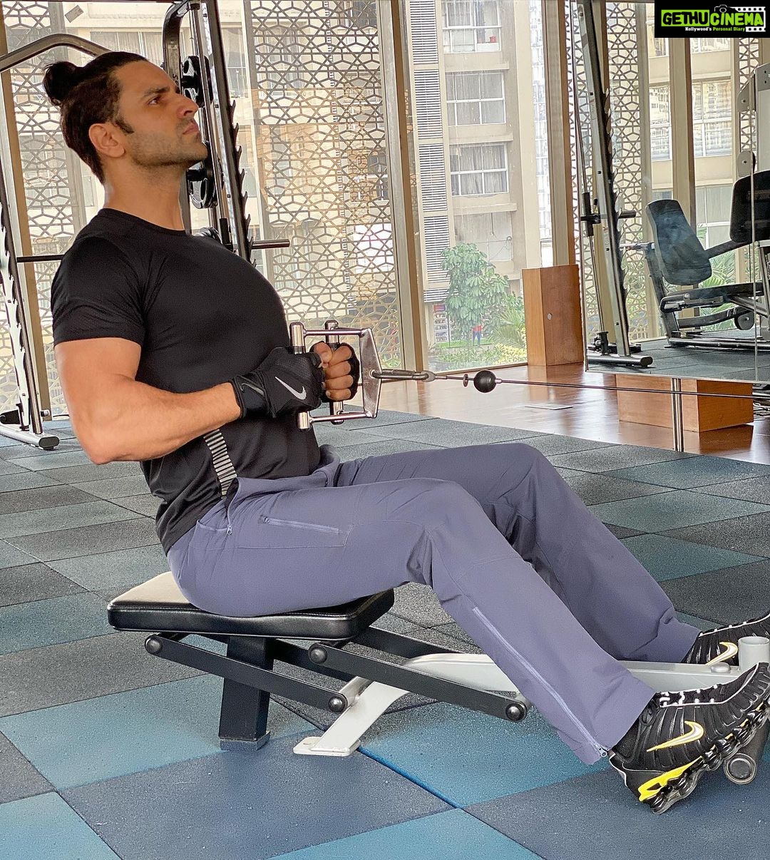 Vivek Dahiya Instagram - Pull like it never before you son of a gun..! #TrainWithVD #Fitness #Weightlifting #BackDay #VDtrainsHardcore #TrainWithVD