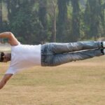 Vivek Dahiya Instagram - Been trying to attempt this for some time now. Could hold to about 2 secs. Onwards to better it. Fun to be a #HumanFlag Les Go! #MondayMorningMotivation #NewWeek #GoodVibesOnly #LesGo