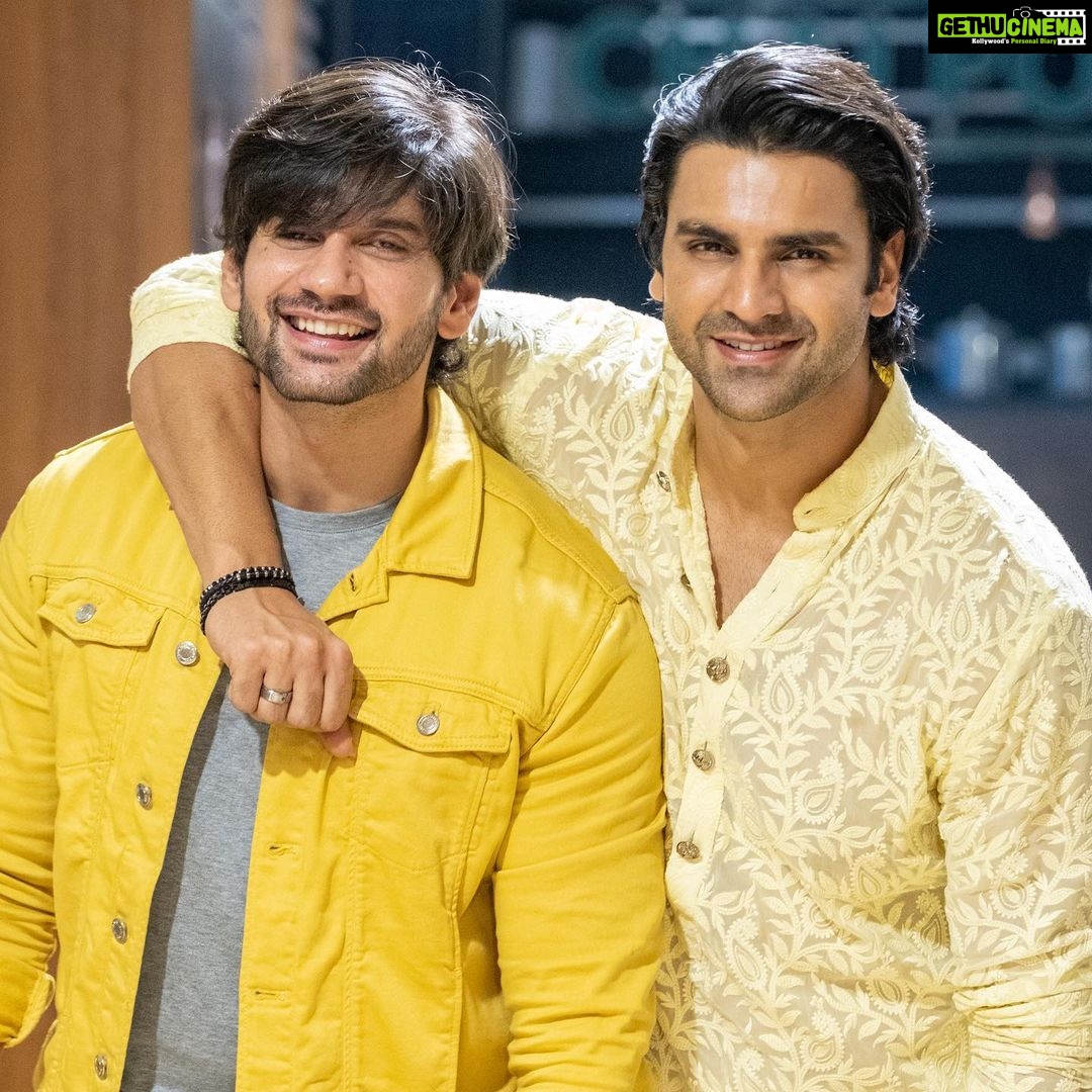 Vivek Dahiya Instagram - Happy birthday mere sher, my brother from another mother. A massive shout out to producers who’re looking to cast two “joshilay handsome actors”, you can’t go wrong with this pair. Hint- Karan Arjun 2 🥰 I have the story also. We just need to figure out dates 🤪 @gulshannain