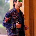 Vivek Dahiya Instagram – Moments before setting the stage on fire 🔥 
That’s not a very humble statement, is it? Just stating a fact 🙂

Styled by @stylingbyvictor @sohail__mughal___ Umaid Bhawan Palace