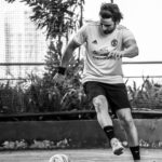 Vivek Dahiya Instagram - Some of my biggest life lessons actually come from sports and training all these years. The “ Power of Now ” as they call it, is the same as “association and disassociation” in sports psychology which is thinking about the current activity with counts and not focussing on the final goal. Last couple of hours spent well bending it like Beckham ⚽️ #SportsTraining #Mindfulness #EnduranceTraining Shot on XT-4 50-140 mm f2.8 @fujifilmxindia 📷 @hyperfocallength_ #TrainWithVD Mumbai, Maharashtra