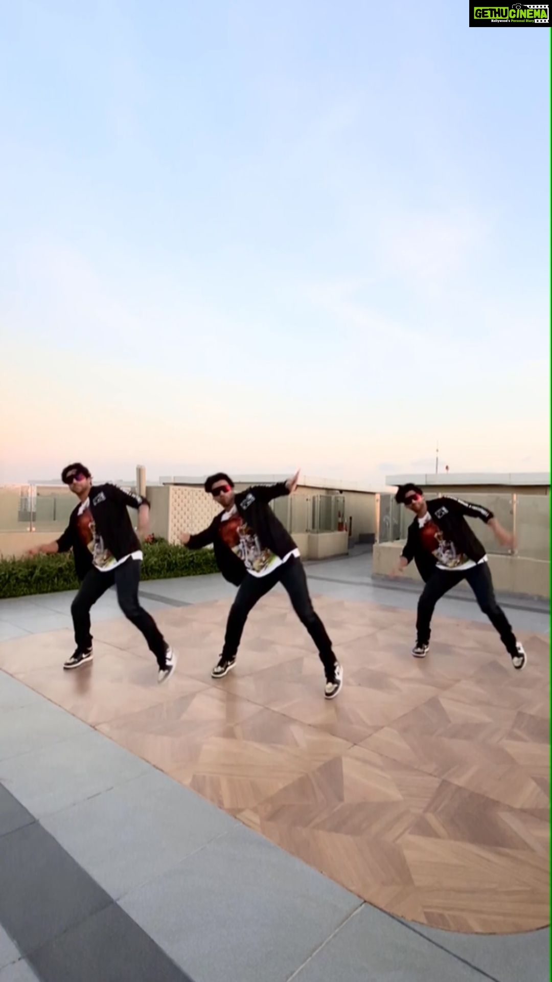 Vivek Dahiya Instagram - Right foot up, left foot slide Left foot up, right foot slide. #FirstReel #ToosieSlide #VivekDahiya #Reels #Reelkarofeelkaro #reelitfeelit #trendingvideo #trending #trendingreels #vivekdahiya #triplets