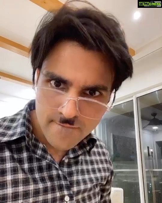 Vivek Dahiya Instagram - Chaplin, Hitler ya Papa Jeee!