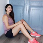 Warina Hussain Instagram - Ready to Go any distance with my Skechers Go Run Pure 3! 👟 Long Lasting support, ultra-lightweight & the most comfortable fit for an efficient run🏃‍♀️ @Skecherindia @Skechersperformanceindia #GoRun #Runningshoes #Skechersindia #Skechersperformance #warinahussain #shoes