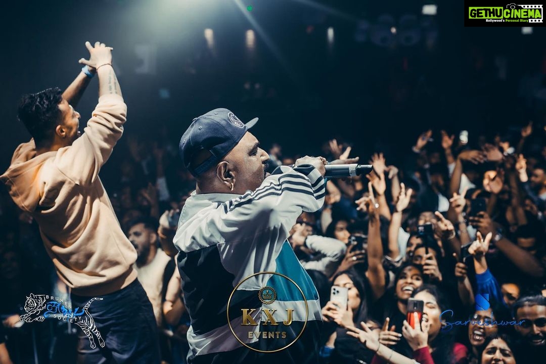 Yogi B Instagram - KXJ EVENTS X MC SAI PRESENTS TO YOU 90ML 2.0๐พ 90ML was so good it was only right that we came back this year with 90ML 2.0! Introducing, all the way from Malaysia, the Godfather of Tamil hip hop, Yogi B! ๐๐ฝ@yogibsees With 1000+ attendees across Europe 90ML 2.0 was an epic night to remember! We had a bunch of amazing artists come down to make this a memorable night including @yogibsees @mcsai_official and his @sahisiva_official ACTS : @yogibsees @mcsai_official @sahisiva_official @m.kapilan @tamil.grime DJ: @cc7official @manny.beesounds @affinitysounds HOST: @chinnathamizha @annsamuel Media team: @sarveshwar_photography @saanmuu_films @livisuals_ @sgousigan A big shoutout to everyone who came out to this event, we couldn't have done this without you and we will see you very soon๐พ