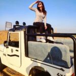 Zareen Khan Instagram - Looking forward to the week like ... #MondayMood #TravelWithZareen #TravelDiaries #WanderLust #ZareenKhan